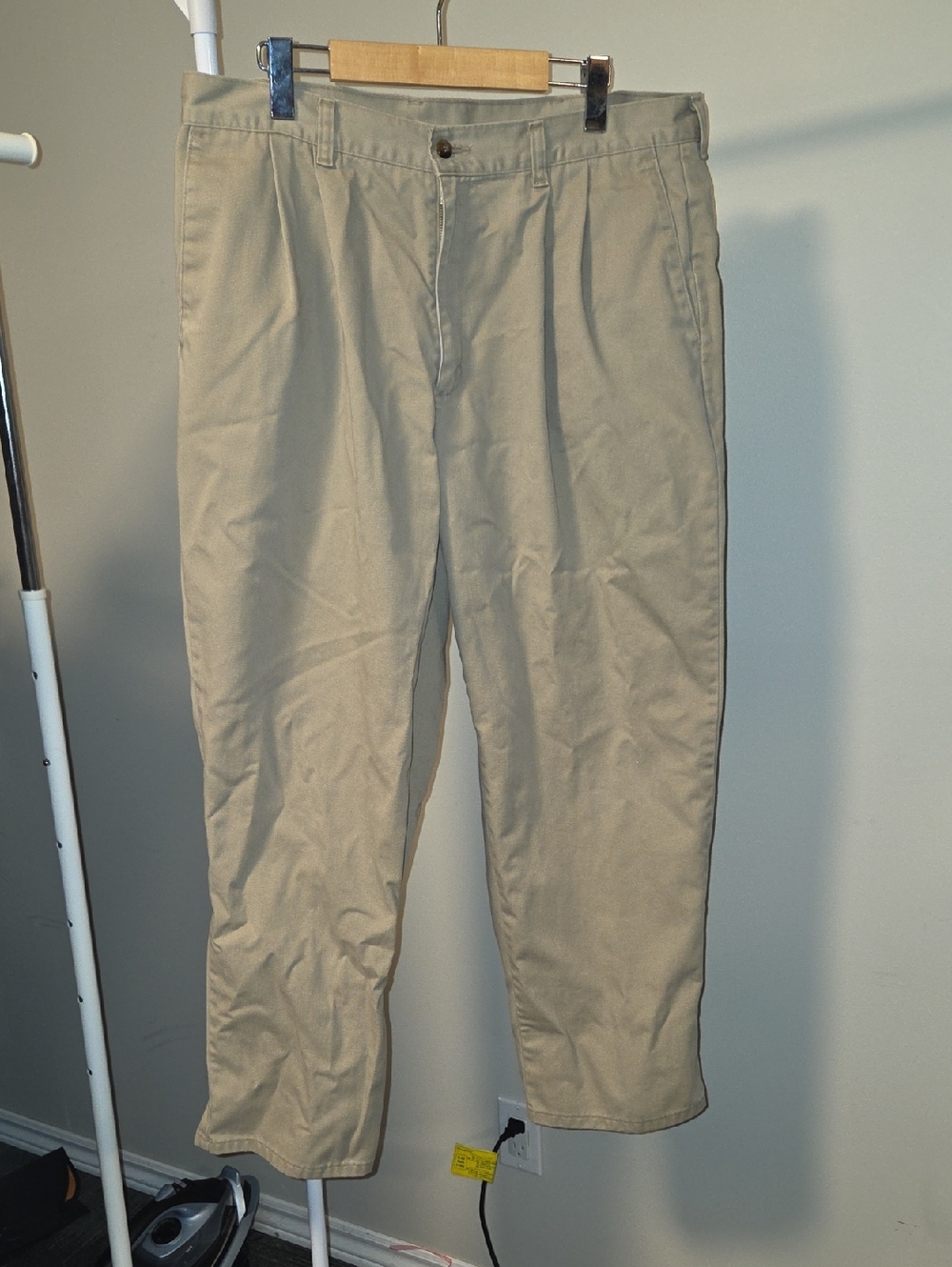 Levi's Beige Pleated Chinos